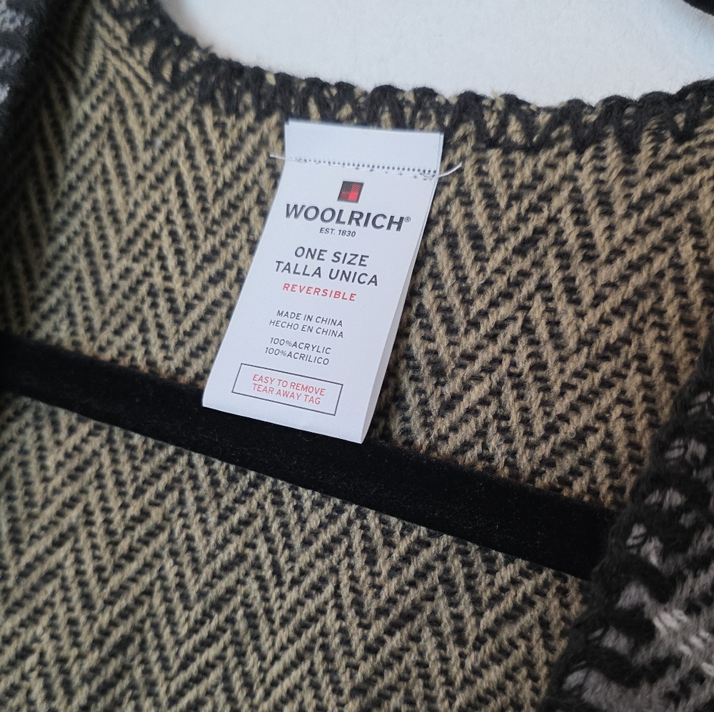 WOOLRICH Reversible Black Tan Plaid & Herringbone Blanket Wrap Shawl Cape Sz OS - Picture 3 of 10